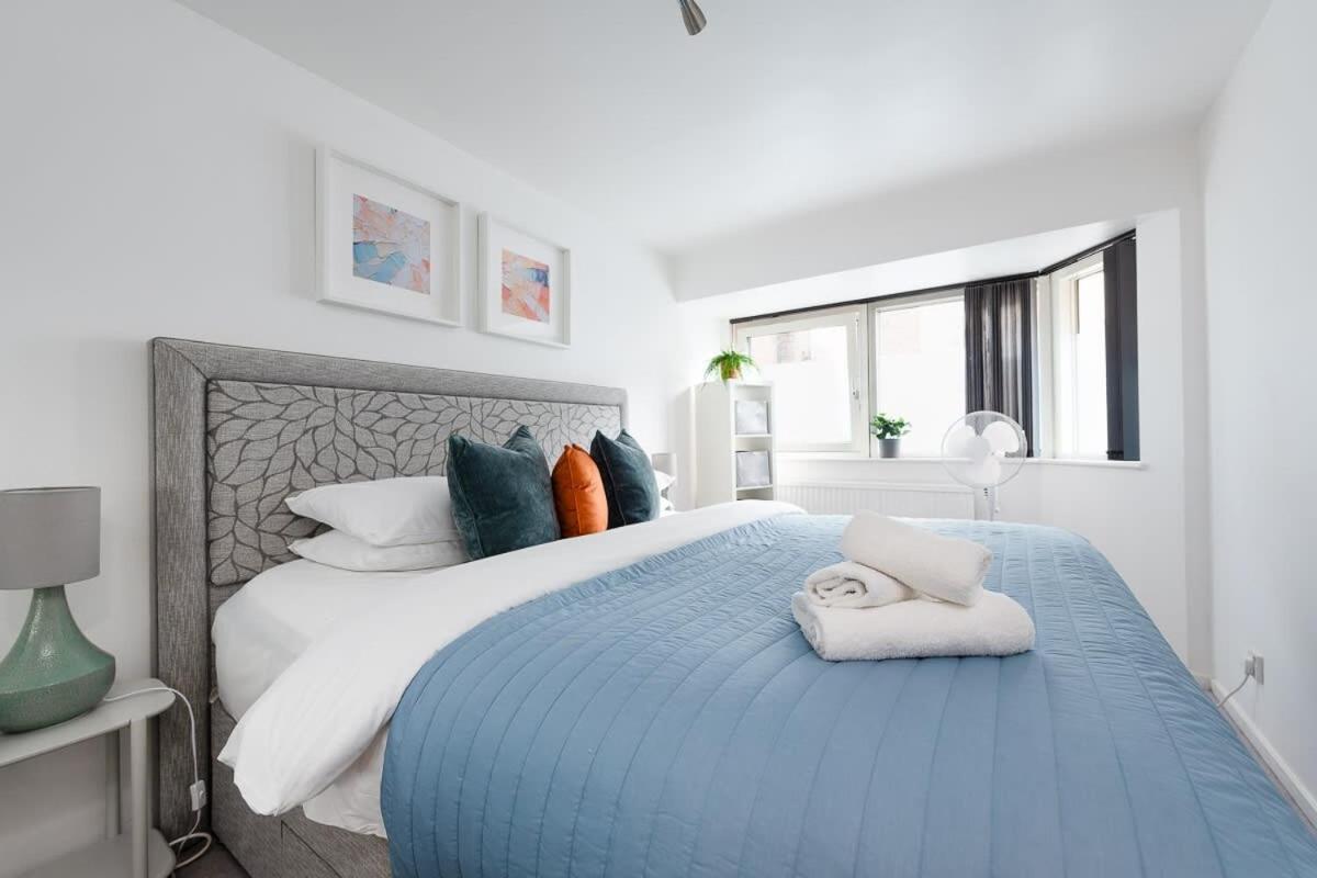 City Center,2 Bedroom Apartment With Parking CBG エクステリア 写真