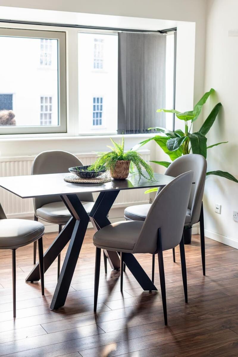 City Center,2 Bedroom Apartment With Parking CBG エクステリア 写真