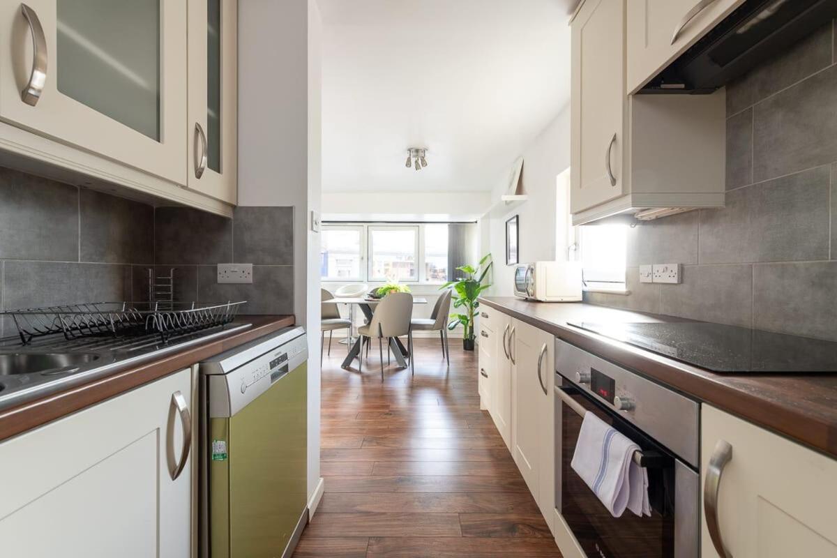 City Center,2 Bedroom Apartment With Parking CBG エクステリア 写真