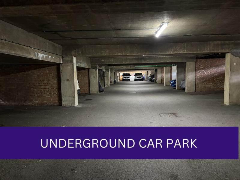 City Center,2 Bedroom Apartment With Parking CBG エクステリア 写真
